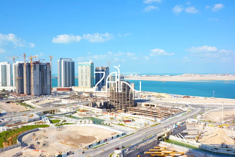 شقة في الطابق العالي بـ 3 غرف نوم وغرفة خادمة مع شرفة مزدوجة وإطلالة على المدينة63844021411713110