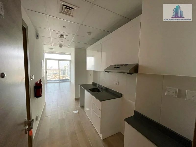 Studio with balcony | Higher floor | Vacant63781923370243110