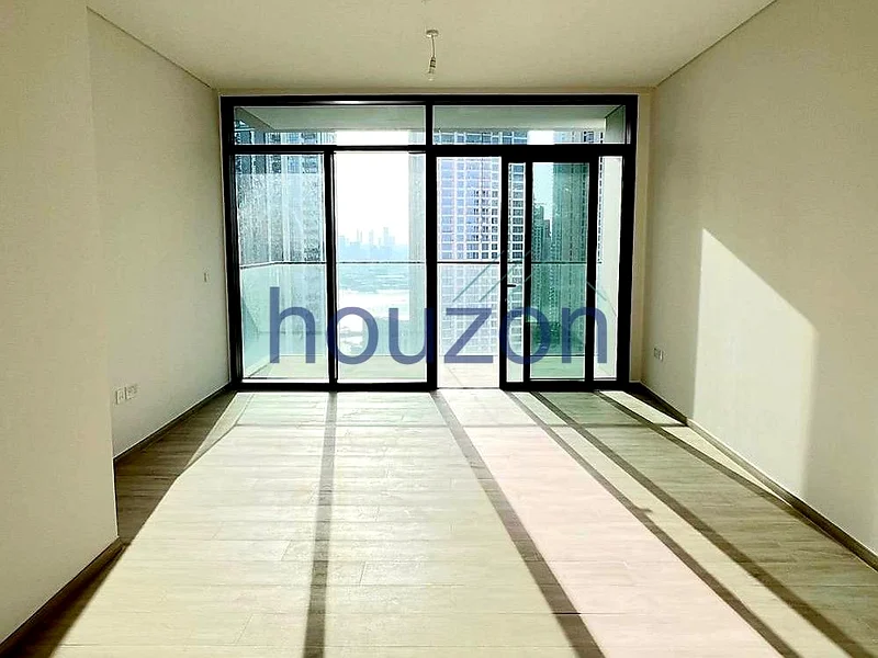 Branded + Spacious 1BR | High Floor | Vacant63760919063426113