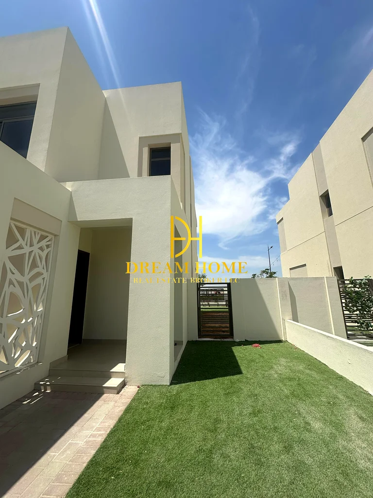 تاون هاوس شاغرة مكونة من 4 غرف نوم في موقع متميز، ريم، تاون سكوير63736617534594110