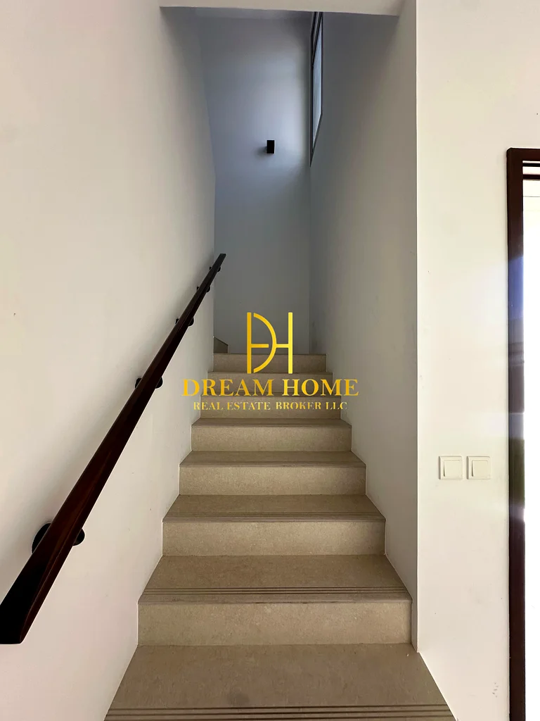 تاون هاوس شاغرة مكونة من 4 غرف نوم في موقع متميز، ريم، تاون سكوير63736617534594113