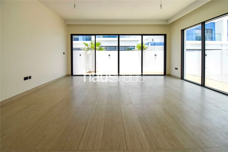 Genuine Corner | Mortgage Available | Motivated63962570529025111