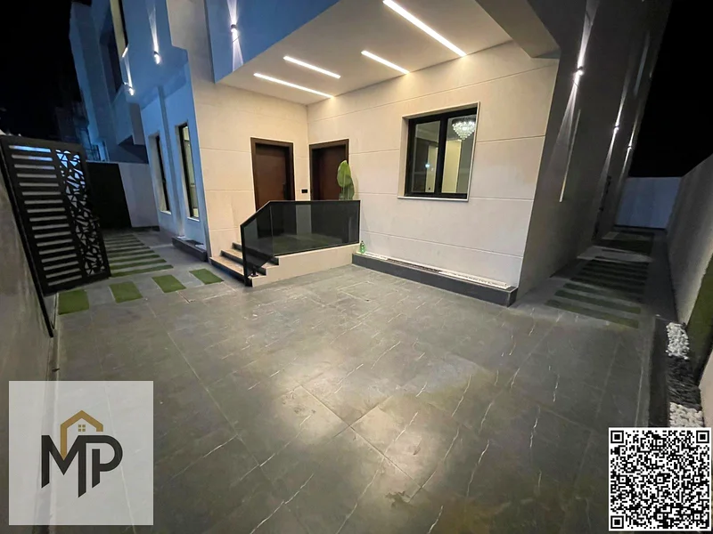 Luxury villa with 6 master bedrooms with built-in wardrobes, including registration fees63880618894210113