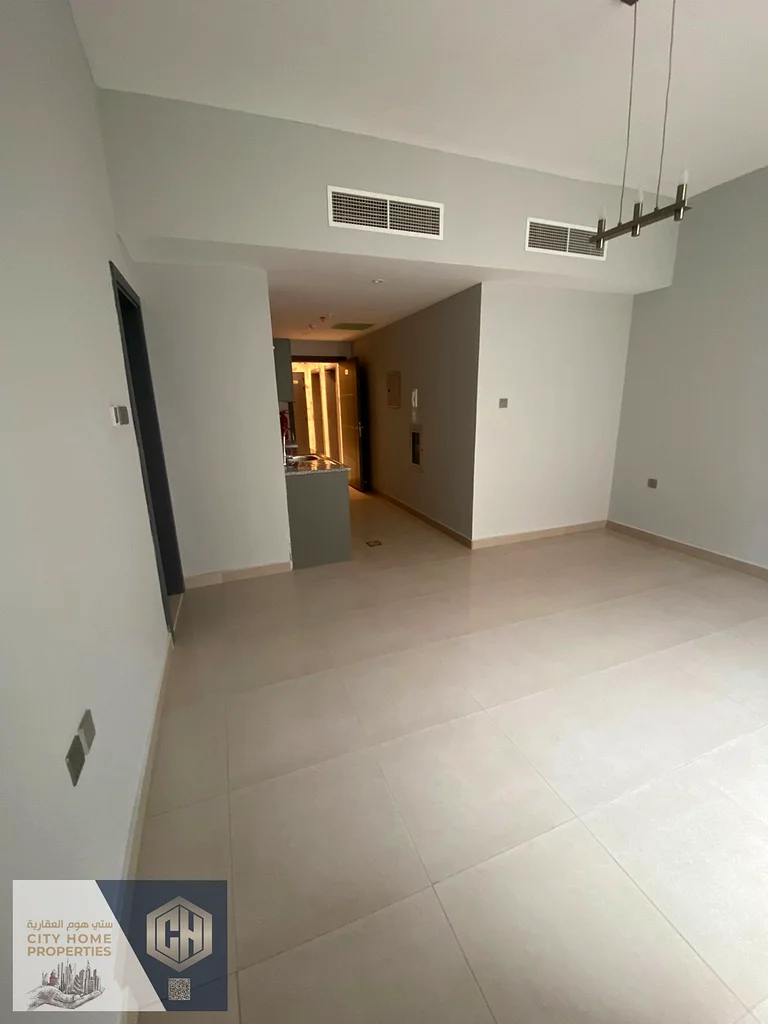 استوديو واسع في منطقة مميزة، أول مستأجر، مبنى جديد بالكامل63721146107907111