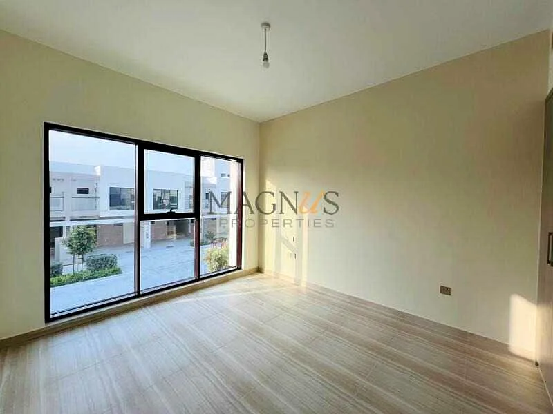 BRAND NEW | SINGLE ROW | COMMUNITY VIEW63738198802178111