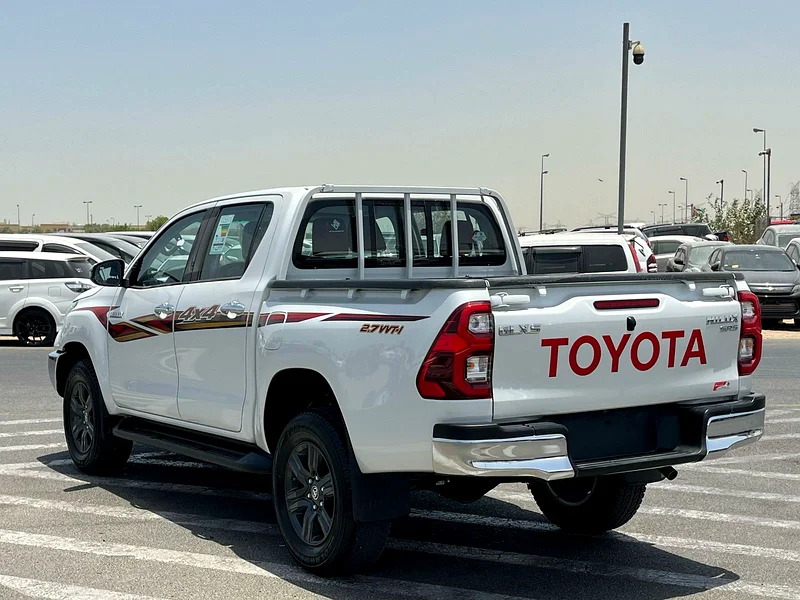 Toyota Hilux 2.7L M/T 4x4 2025 Full Option63488046806402114