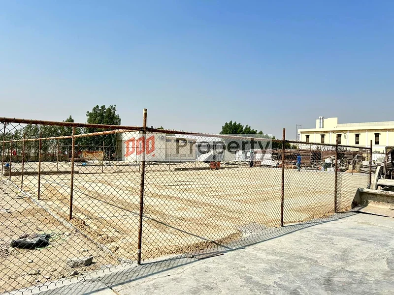 ساحة مفتوحة واسعة | جبل علي | مرخص من DED63616025204865114
