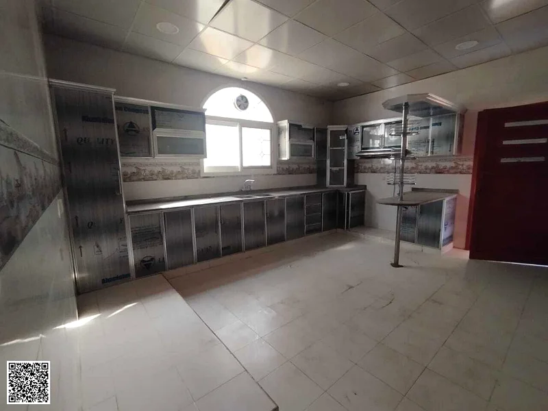 فيلا 4500 قدم مربع // للإيجار // 5 غرف نوم63711781274369112