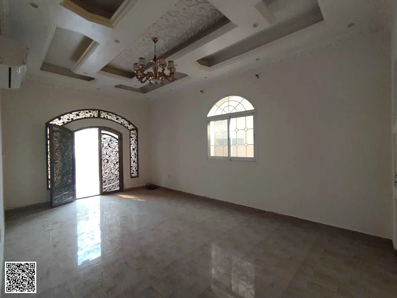 فيلا 4500 قدم مربع // للإيجار // 5 غرف نوم63711781274369111