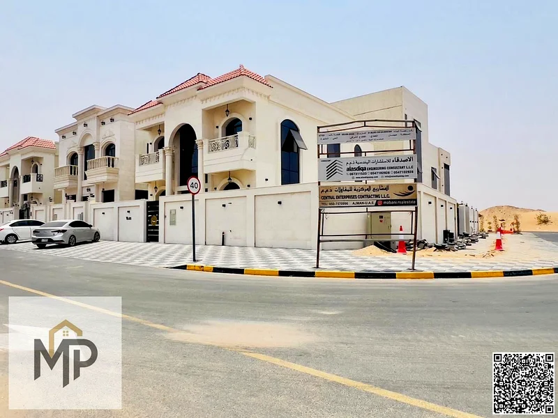 Large corner villa with a swimming pool at an excellent price. It has a large courtyard. Freehold for all nationalities for life, with the possibility63897523757953112
