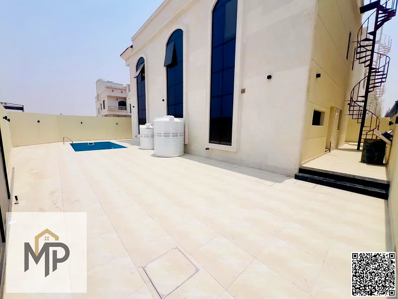 Large corner villa with a swimming pool at an excellent price. It has a large courtyard. Freehold for all nationalities for life, with the possibility63897523757953113