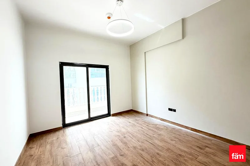 نظام المنزل الذكي | قريب من المترو | جديد بالكامل63763098152835112