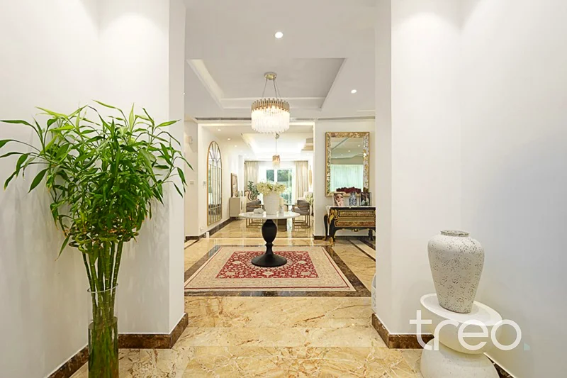 Fully Renovated | Extended | Lake View63982447933955112
