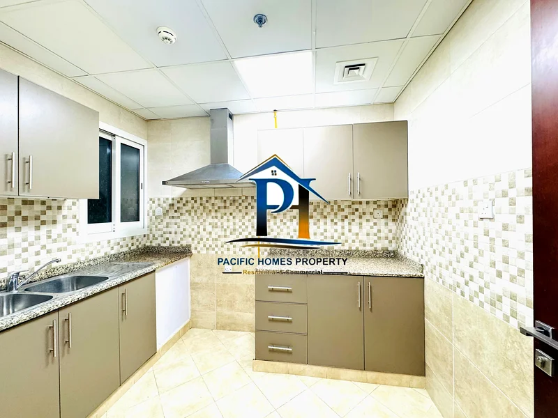 ! Open view! Luxurious 2 br 3bathroom ! And gym pool parking !63755415404161114