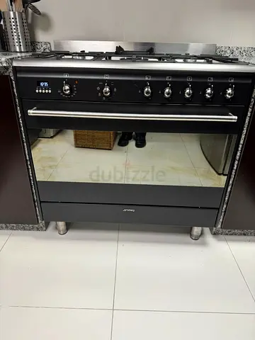 Smeg 5 hobs Top Gas Oven electric cooker Black Edition