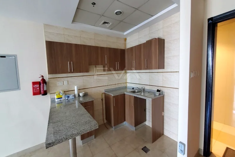 إطلالة على البحيرة | طابق عالي | مطبخ مجهز | شاغر63749830338179113