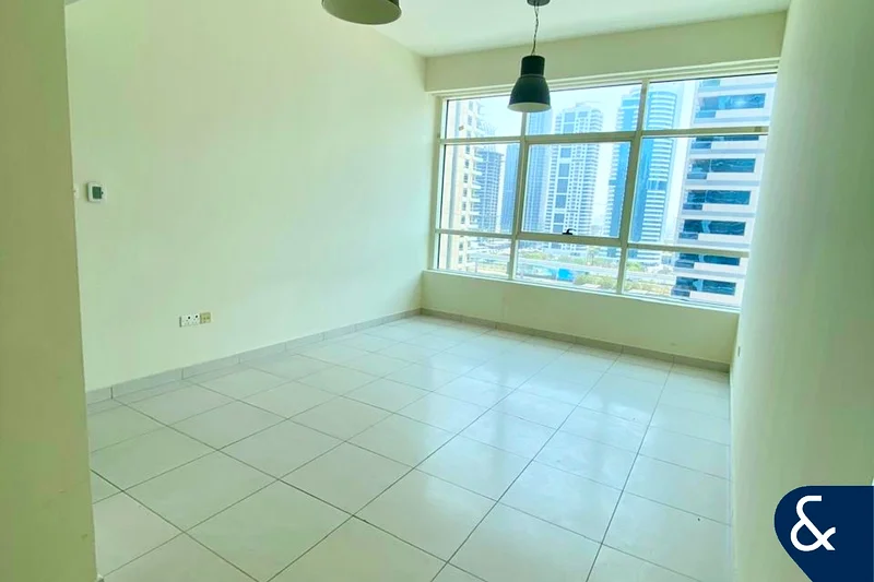 2 Bed | Unfurnished | Vacant | Close to tram63799763191811114