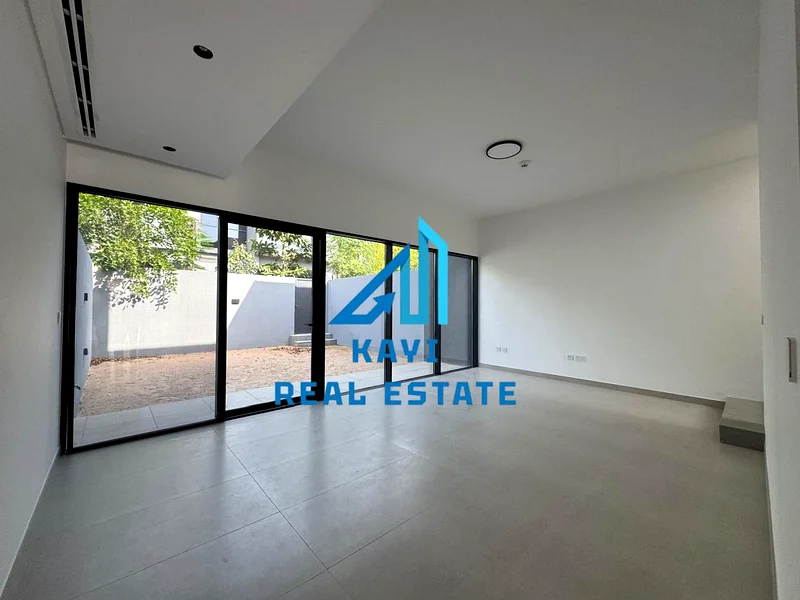 Spacious 2BHK Townhouse | 2,200 Sqft | Single Row | AED 110K63654746187394112