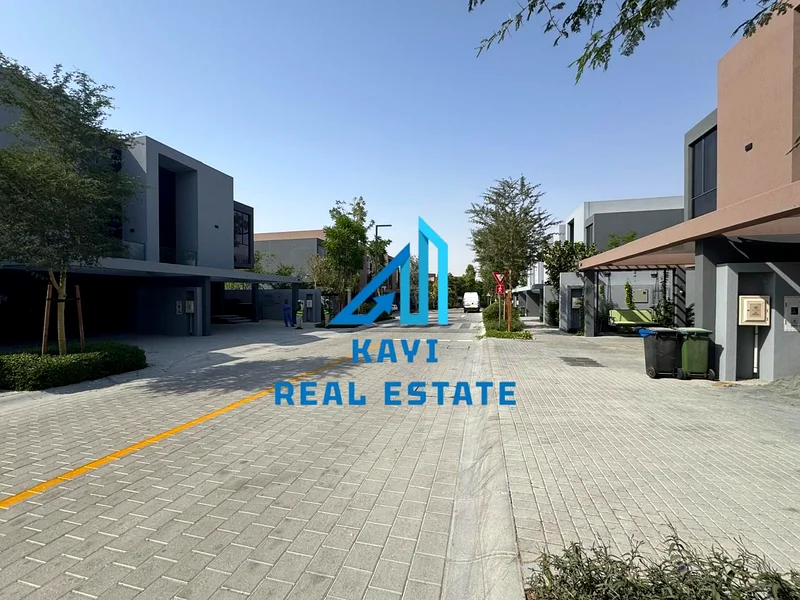 Spacious 2BHK Townhouse | 2,200 Sqft | Single Row | AED 110K63654746187394110