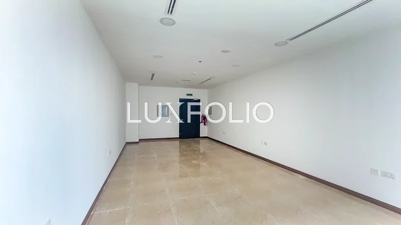 موقع متميز | مجهز بالكامل | مساحة مفتوحة63621017609218112