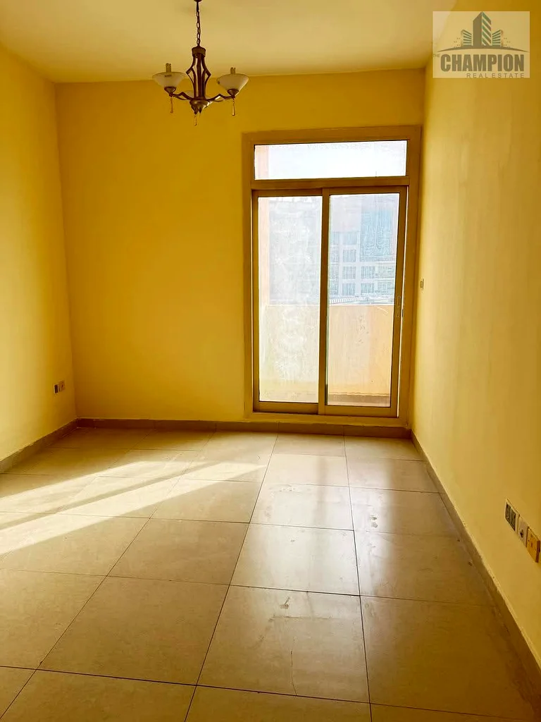 قلوب سيليكون أواسيس مجانًا 2BHK مع 2 شرفة جميع المرافق بالقرب من المخرج63746698974850114
