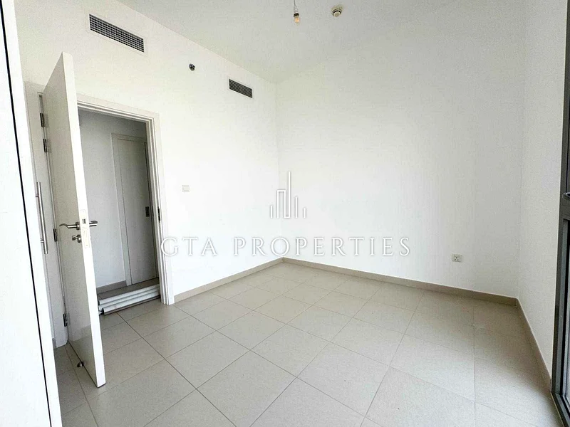 Bright+Airy | Boulevard View | Lower Floor63737083376257114