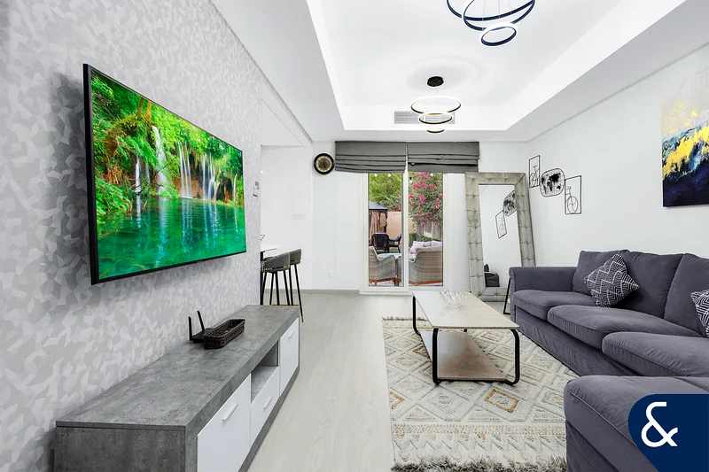 Upgraded | Furnished 4M | Private Pool63728636778882110