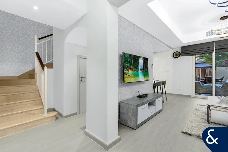 Upgraded | Furnished 4M | Private Pool63728636778882112