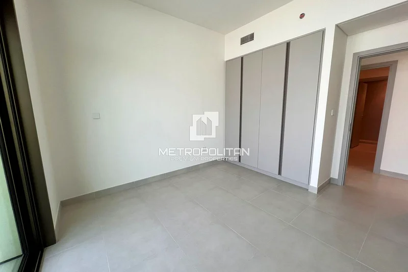 شقة بمنظر على برج وخور | طابق عالي | جاهزة للانتقال63761333174659114