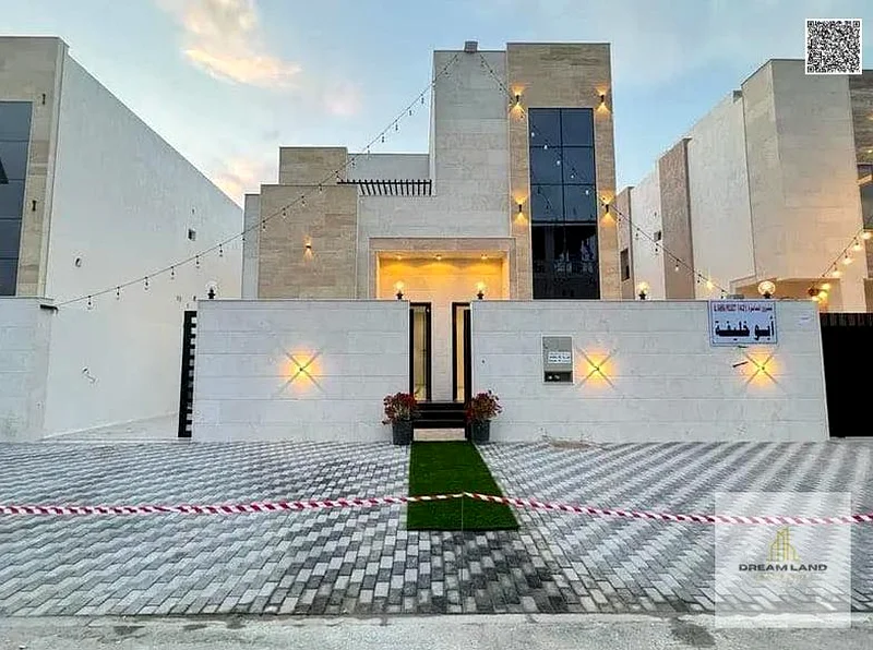 للبيع، فيلا تشمل رسوم التسجيل وحق الملكية، تقع مباشرة مقابل المسجد، مكونة من طابقين، بواجهة حجرية، مع إمكانية تمويل مصرفي سهل63898224397185110