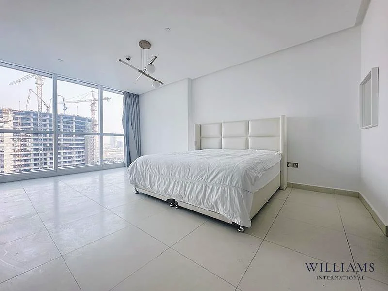 PERFECT LOCATION | HUGE LAYOUT | RENOVATED LOBBY64037800160387112