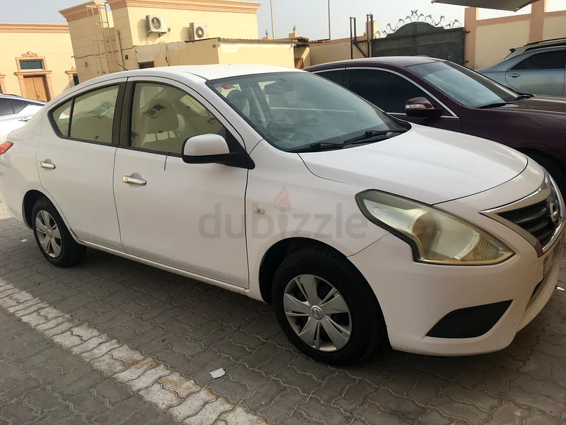 سيارة نظيفة وخالية من الحوادث وذات كيلومترات قليلة63484283768835111