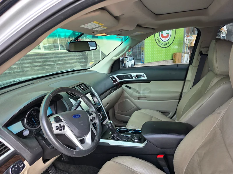 Ford Explorer 2015 Limited. Outsdanding condition63488745200131112