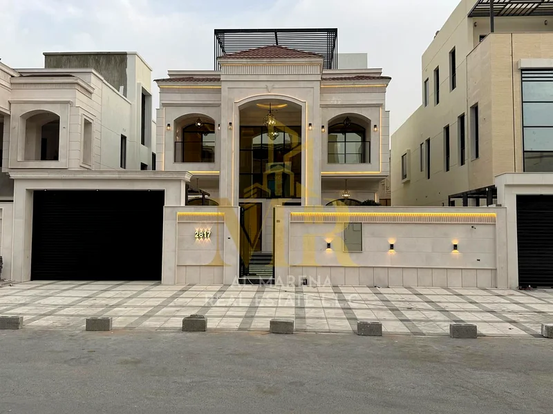 The most luxurious villas for sale with a classic design, featuring a large garden and a roof. It has 5 master bedrooms on an area of 4,225 sq ft, wit63880618857730110