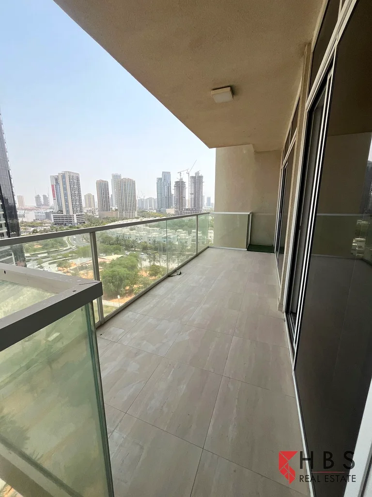 SPACIOUS 1 BR | GREAT LOCATION | LARGE TERRACE63780903837187110