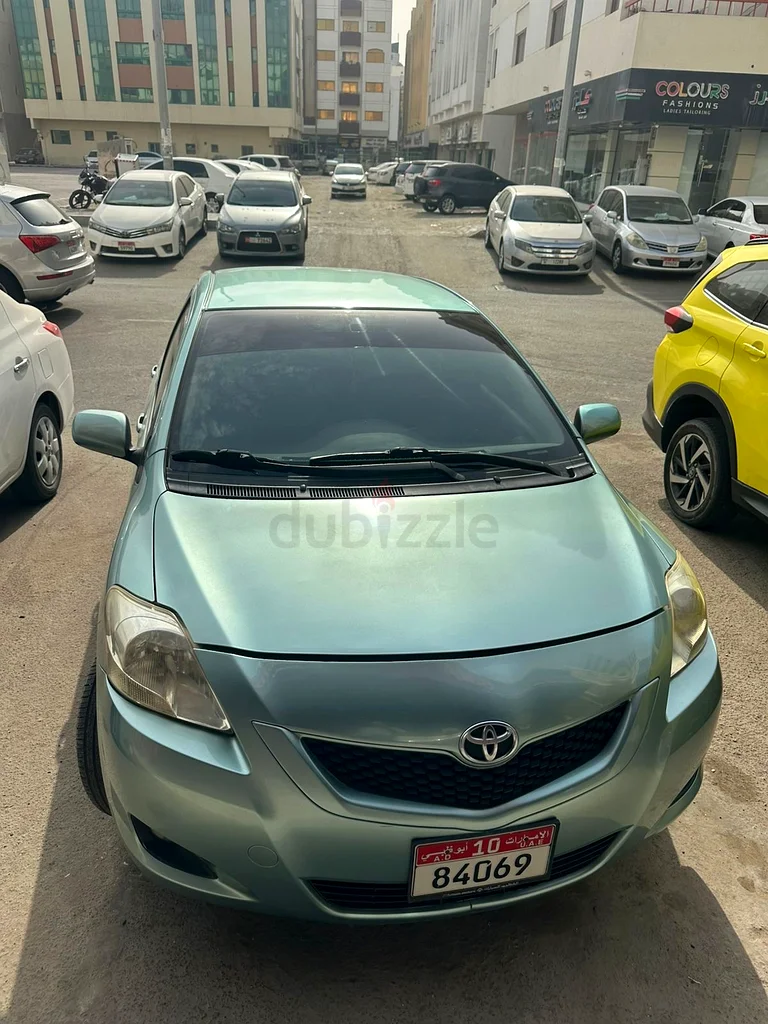 تويوتا ياريس بحالة جيدة63484537479170111