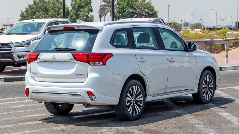 Brand New Mitsubishi Outlander Enjoy 2022 2.0L A/T FWD |Petrol |White/Black |FOR LOCAL63482059191809114