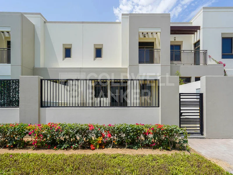 Prime Location | With Maids | Spacious Unit63736528595714110