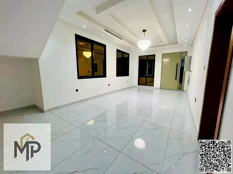 بسعر يشمل رسوم التسجيل، فرصة ذهبية لامتلاك الفيلا التي تحلم بها في الحيلو 2، مباشرة على الشارع الرئيسي، جذابة63898440215683114