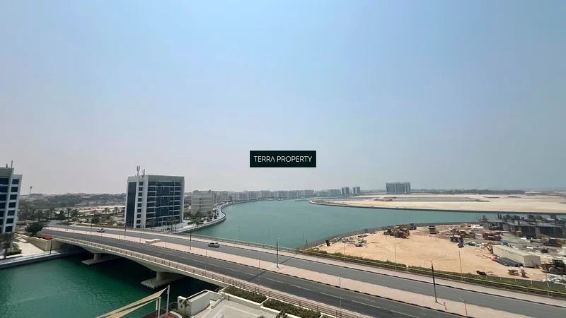 Brand New / Spacious /Unfurnished 1 BR lagoon view63864087260546113