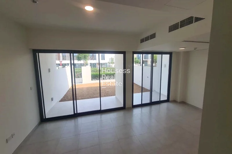 منزل واسع | تشطيبات حديثة | شاغر63733974652035113