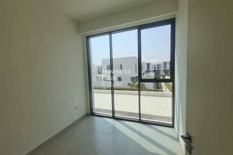 منزل واسع | تشطيبات حديثة | شاغر63733974652035112