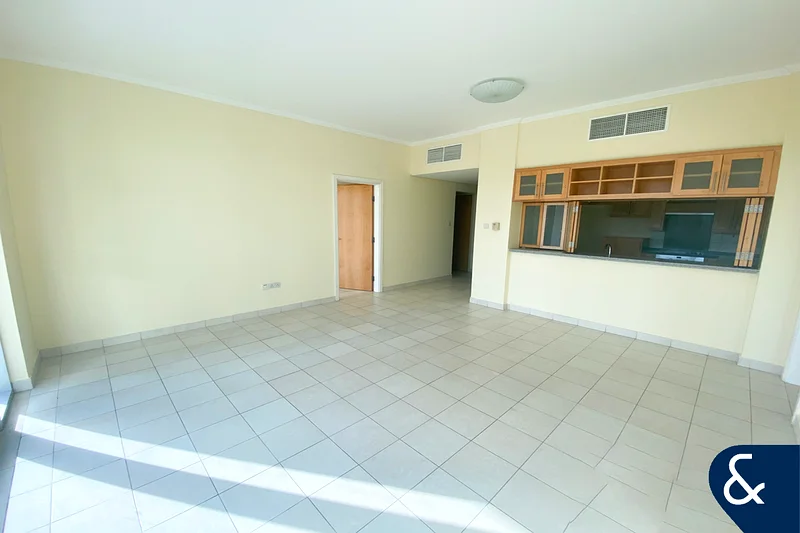 2 Bed | Full lake views | Great condition63921275809922114