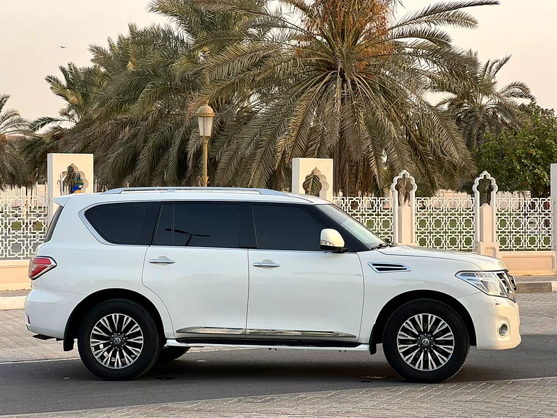 نيسان بلاتينيوم 2010 V8 المكينه الكبيره نظيف جدا63613131705985113