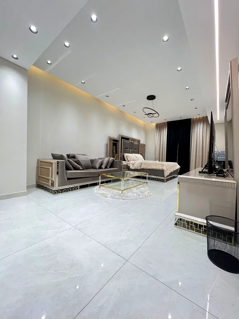 Including registration and electricity and water and central AC 5 master bedroom with swimming pool63880510978051112