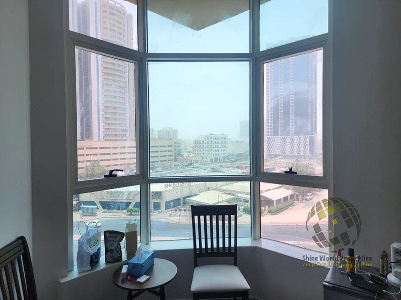 Strategic Location Near Malls, Services, and Public Transportation63870780432641111