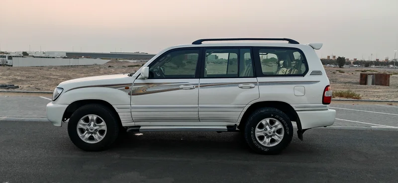 Toyota Land cruiser Model 200763484473972099114