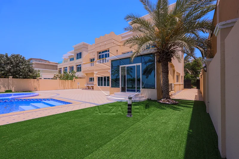 شاغرة | فيلا فاخرة بإطلالة بحرية مفتوحة بالكامل | مسبح63624966342401111
