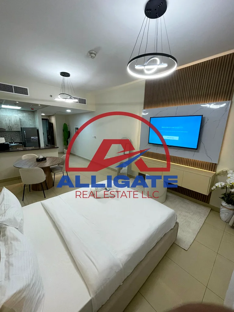 Cozy Layout / Fully Furnished/ High Floor / with Balcony /63778250462979113