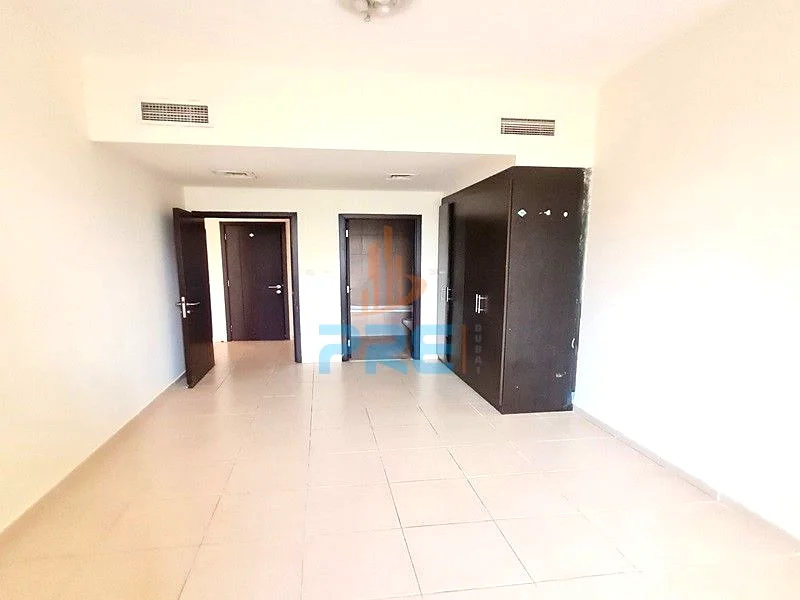 Spacious 1BHK Apartment | Vacant | With storeroom | Prime location63934142825474112